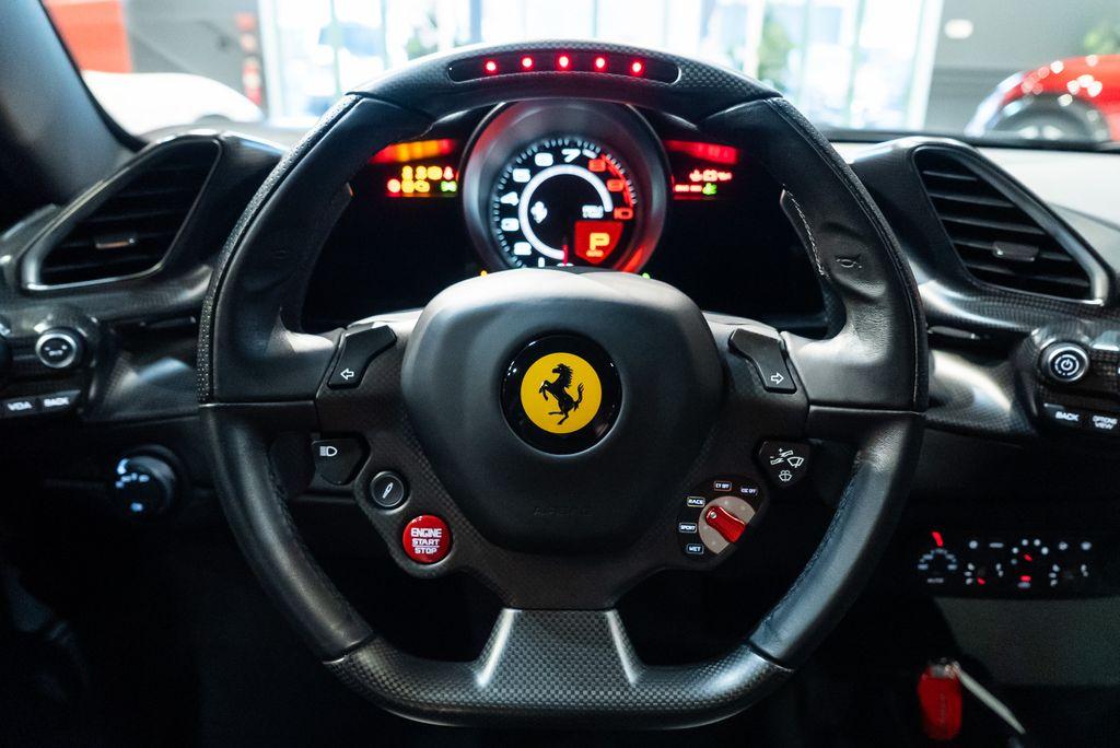 http://www.koenigseggchicago.com/galleria_images/141/141_p5_l.jpg