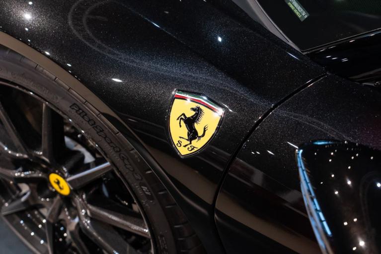 http://www.koenigseggchicago.com/galleria_images/142/142_p12_f.jpg