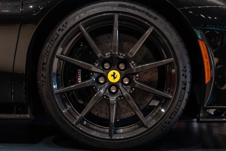 http://www.koenigseggchicago.com/galleria_images/142/142_p16_f.jpg