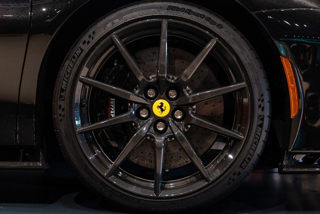 http://www.koenigseggchicago.com/galleria_images/142/142_p16_l.jpg