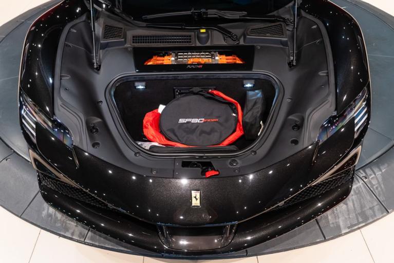 http://www.koenigseggchicago.com/galleria_images/142/142_p21_f.jpg