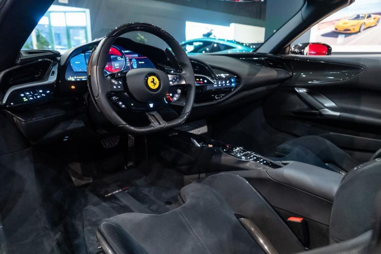 http://www.koenigseggchicago.com/galleria_images/142/142_p29_f.jpg