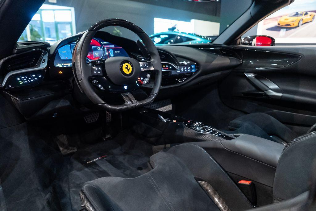 http://www.koenigseggchicago.com/galleria_images/142/142_p29_l.jpg