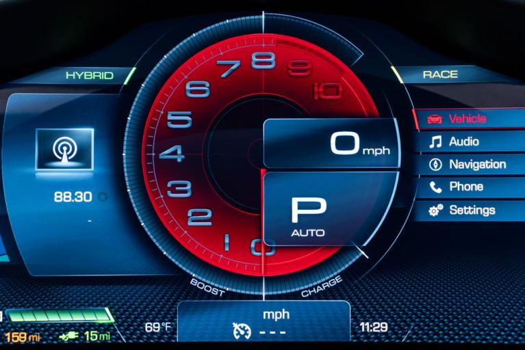 http://www.koenigseggchicago.com/galleria_images/142/142_p31_f.jpg