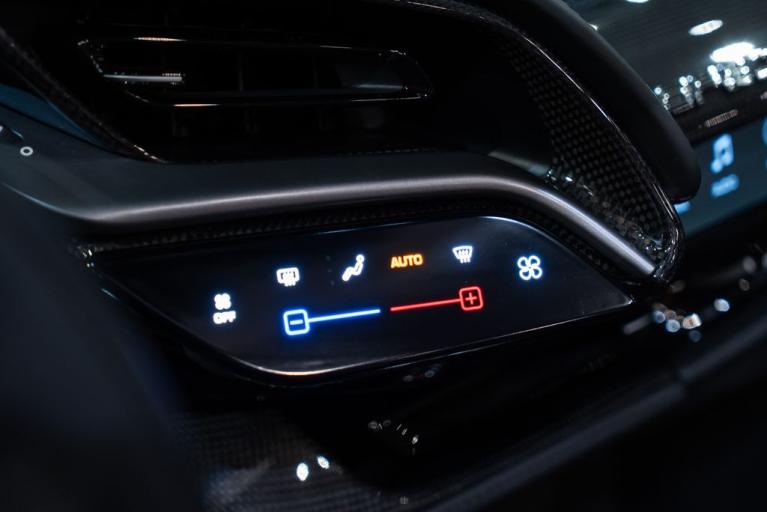 http://www.koenigseggchicago.com/galleria_images/142/142_p35_f.jpg