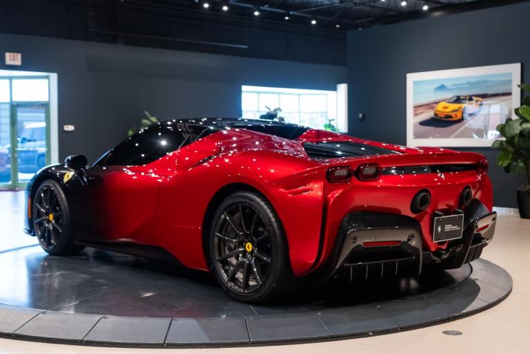 http://www.koenigseggchicago.com/galleria_images/142/142_p46_f.jpg
