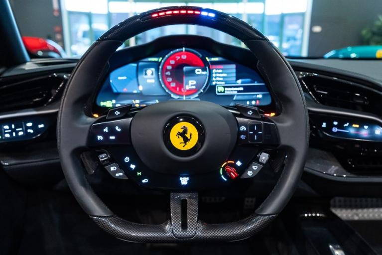 http://www.koenigseggchicago.com/galleria_images/142/142_p5_f.jpg