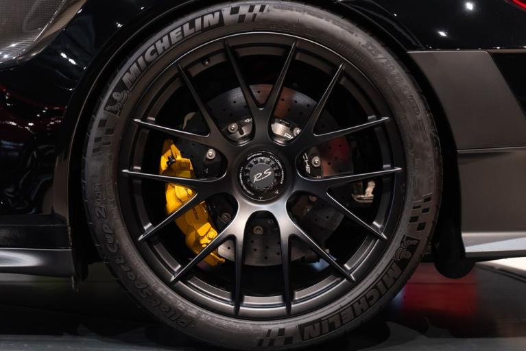 http://www.koenigseggchicago.com/galleria_images/143/143_p15_f.jpg