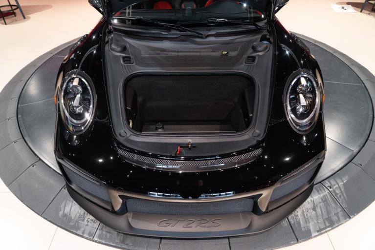 http://www.koenigseggchicago.com/galleria_images/143/143_p18_f.jpg