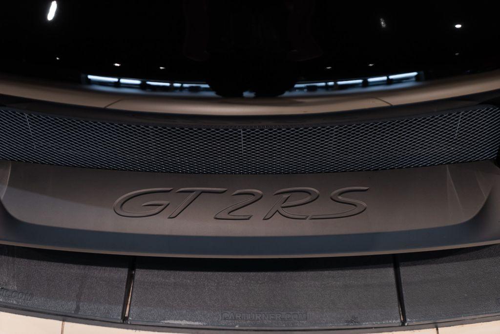 http://www.koenigseggchicago.com/galleria_images/143/143_p19_l.jpg