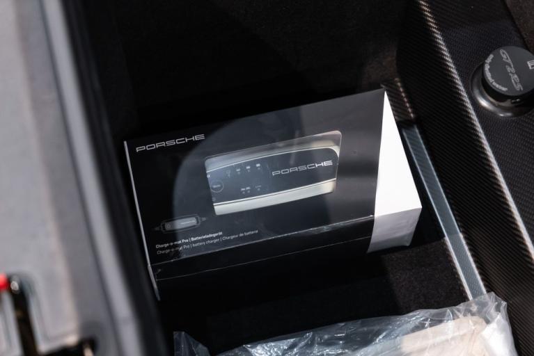 http://www.koenigseggchicago.com/galleria_images/143/143_p21_f.jpg