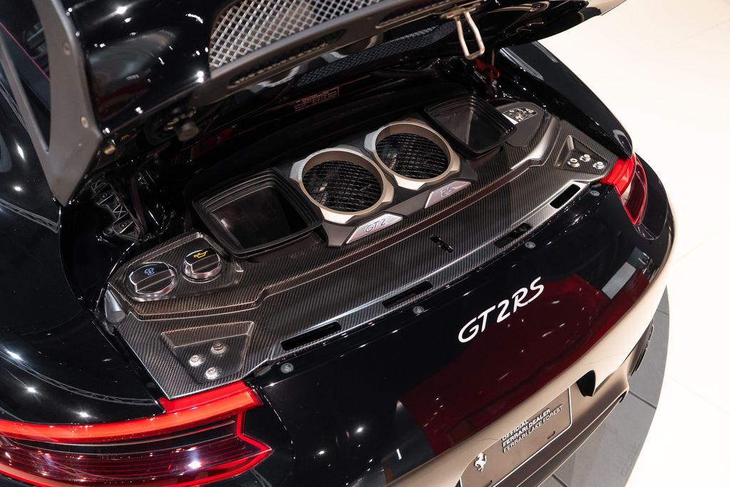 http://www.koenigseggchicago.com/galleria_images/143/143_p23_l.jpg