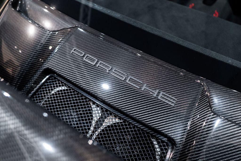 http://www.koenigseggchicago.com/galleria_images/143/143_p27_l.jpg