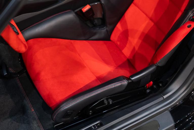 http://www.koenigseggchicago.com/galleria_images/143/143_p31_f.jpg