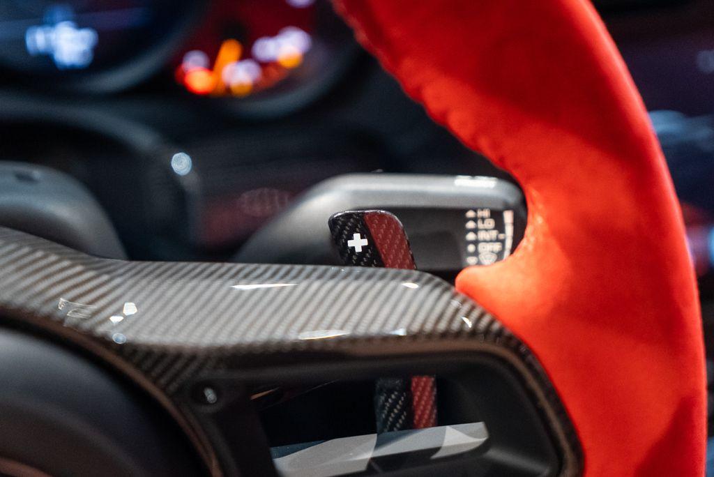 http://www.koenigseggchicago.com/galleria_images/143/143_p34_l.jpg