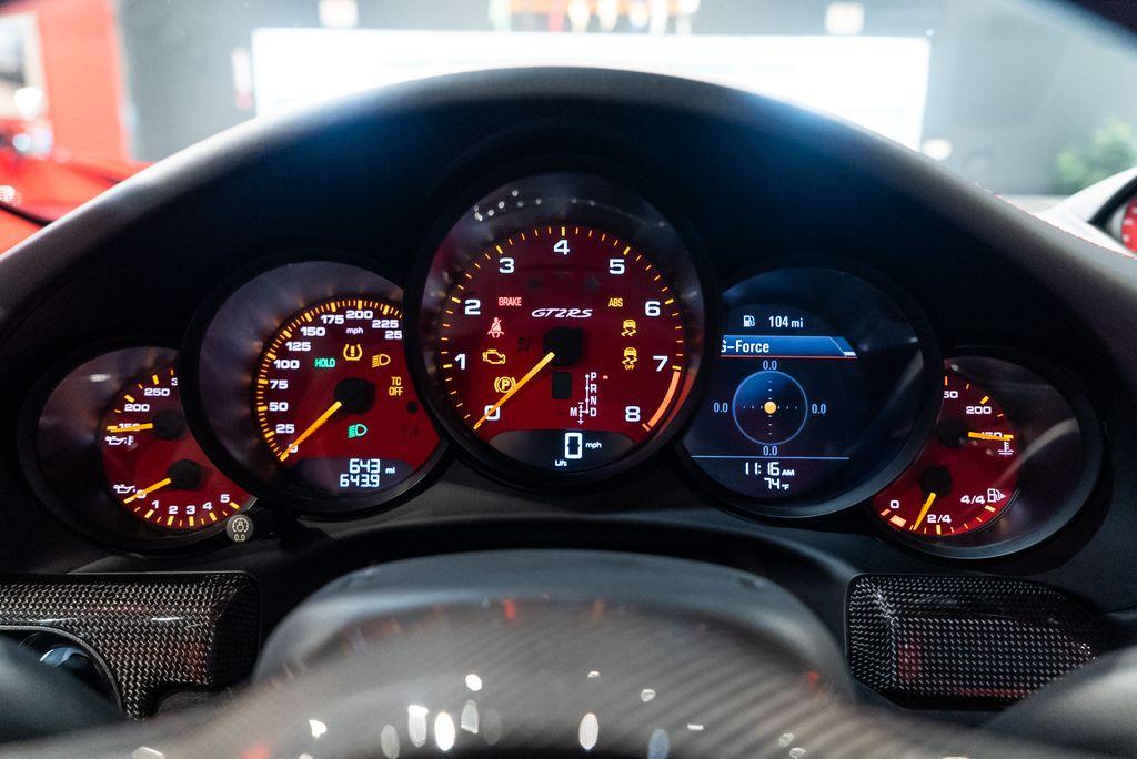 http://www.koenigseggchicago.com/galleria_images/143/143_p36_l.jpg