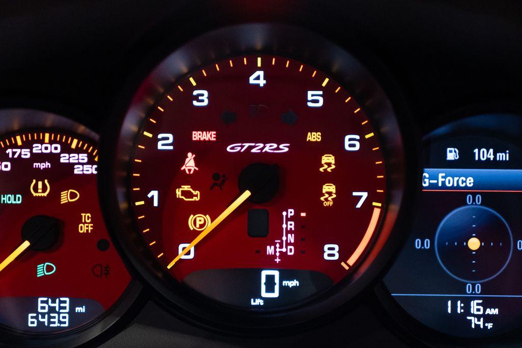http://www.koenigseggchicago.com/galleria_images/143/143_p37_l.jpg