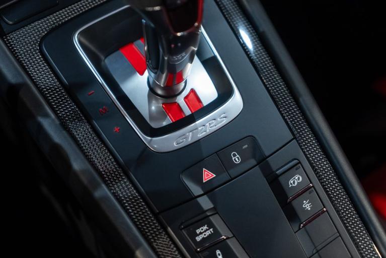http://www.koenigseggchicago.com/galleria_images/143/143_p46_f.jpg