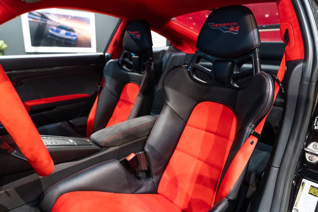 http://www.koenigseggchicago.com/galleria_images/143/143_p4_l.jpg
