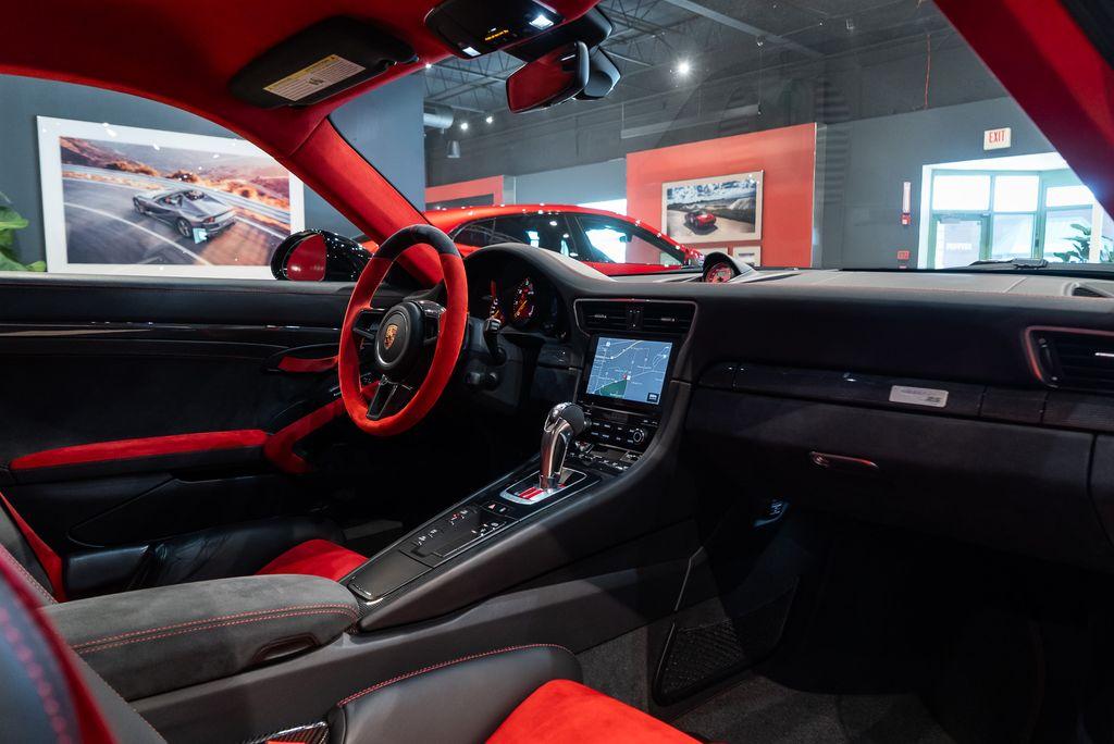 http://www.koenigseggchicago.com/galleria_images/143/143_p52_l.jpg