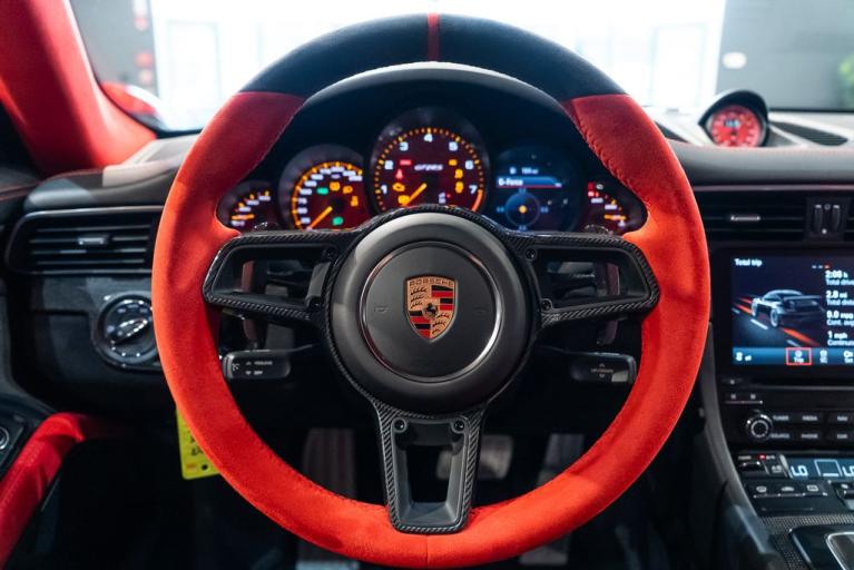 http://www.koenigseggchicago.com/galleria_images/143/143_p5_f.jpg