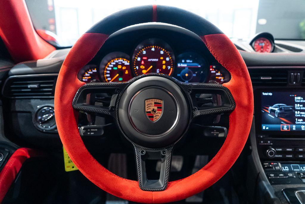 http://www.koenigseggchicago.com/galleria_images/143/143_p5_l.jpg