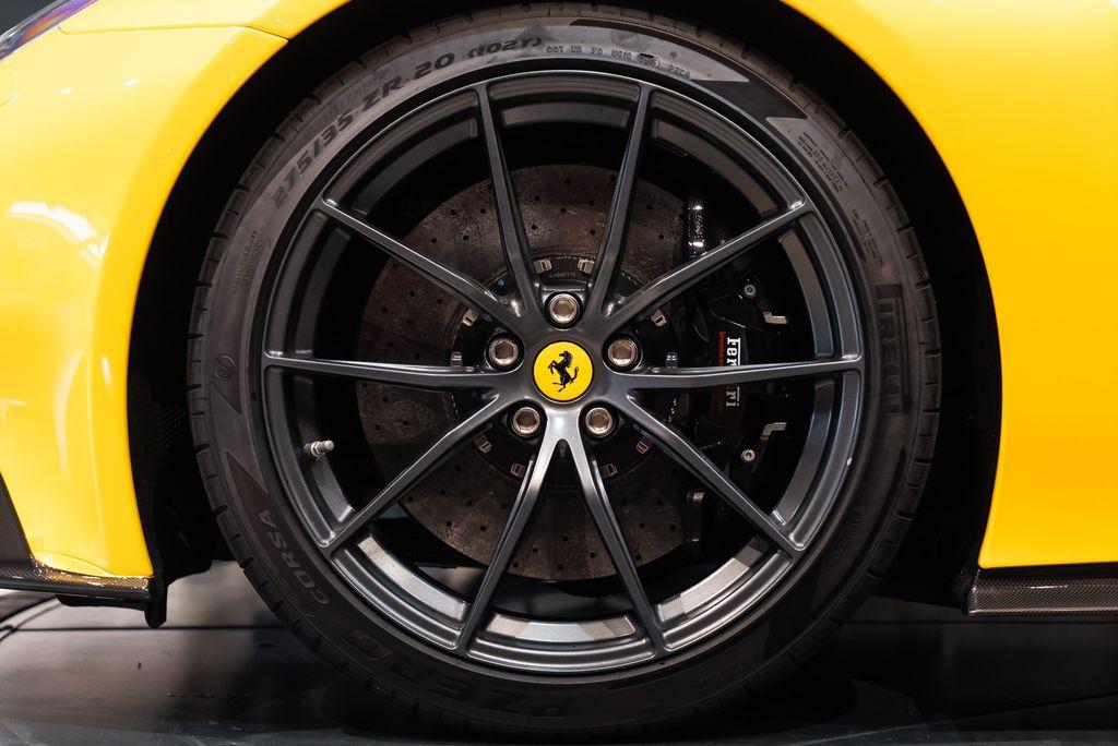 http://www.koenigseggchicago.com/galleria_images/144/144_p12_l.jpg