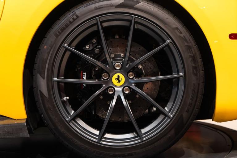 http://www.koenigseggchicago.com/galleria_images/144/144_p13_f.jpg