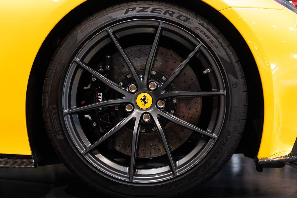 http://www.koenigseggchicago.com/galleria_images/144/144_p15_l.jpg