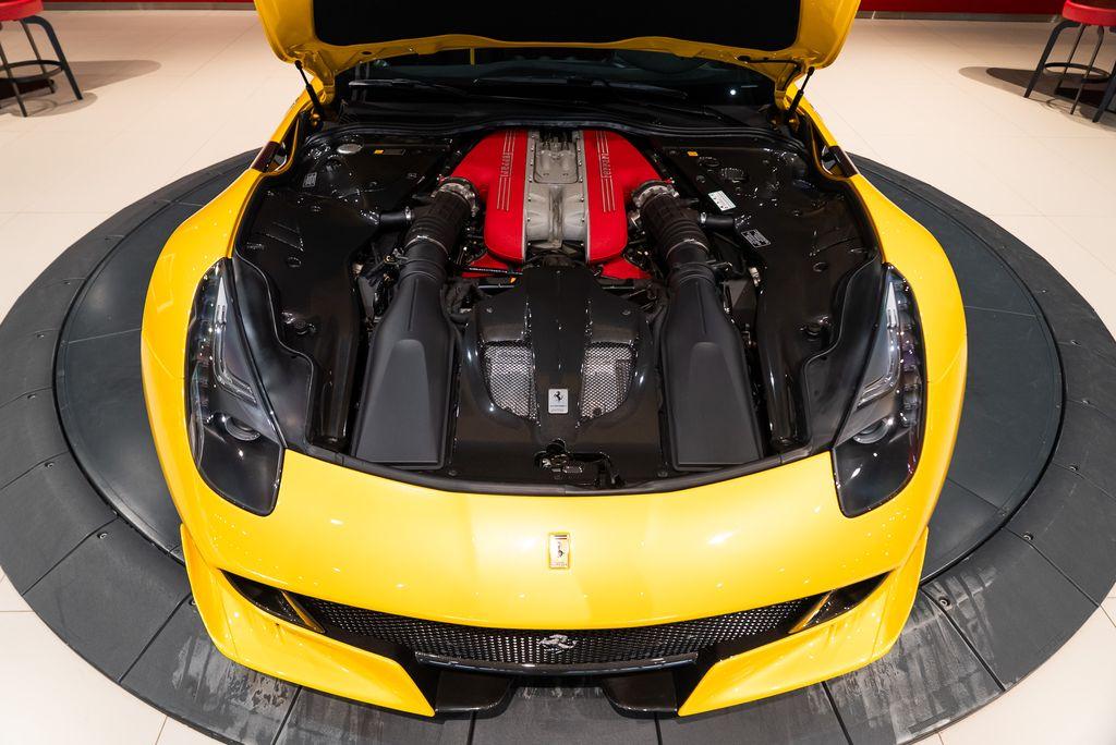 http://www.koenigseggchicago.com/galleria_images/144/144_p18_l.jpg