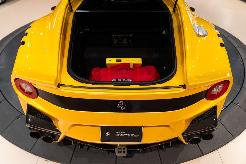 http://www.koenigseggchicago.com/galleria_images/144/144_p26_l.jpg