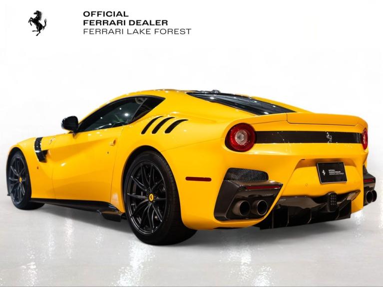 http://www.koenigseggchicago.com/galleria_images/144/144_p2_f.jpg