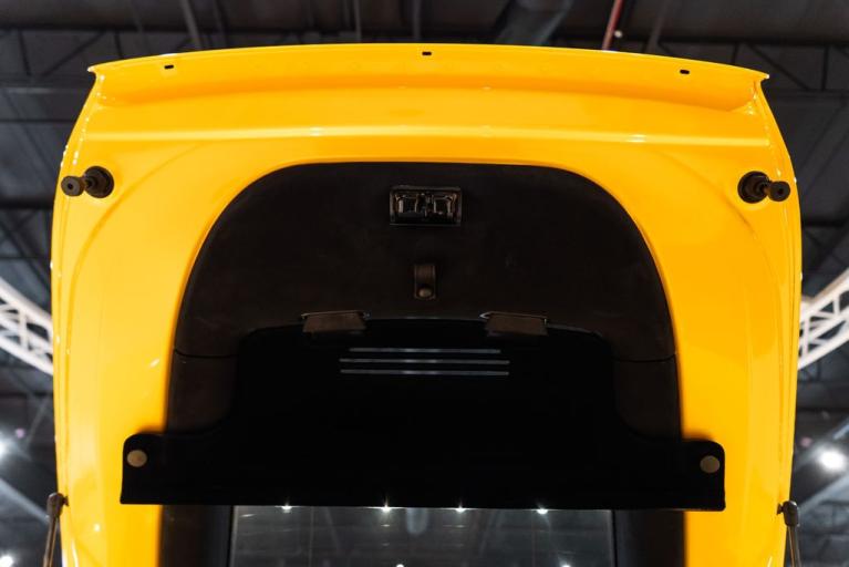 http://www.koenigseggchicago.com/galleria_images/144/144_p32_f.jpg
