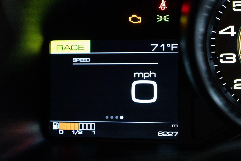 http://www.koenigseggchicago.com/galleria_images/144/144_p39_l.jpg