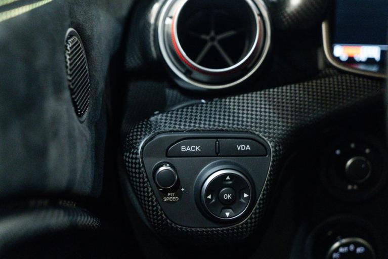 http://www.koenigseggchicago.com/galleria_images/144/144_p41_f.jpg