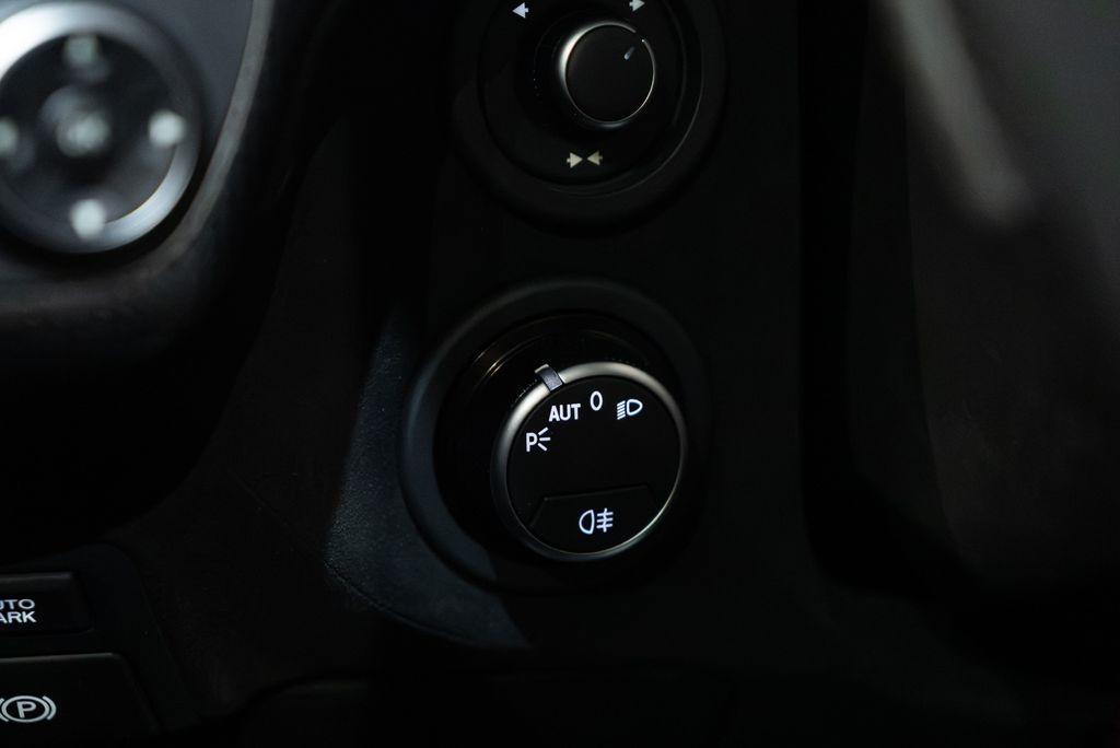 http://www.koenigseggchicago.com/galleria_images/144/144_p42_l.jpg