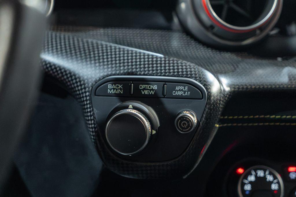 http://www.koenigseggchicago.com/galleria_images/144/144_p44_l.jpg