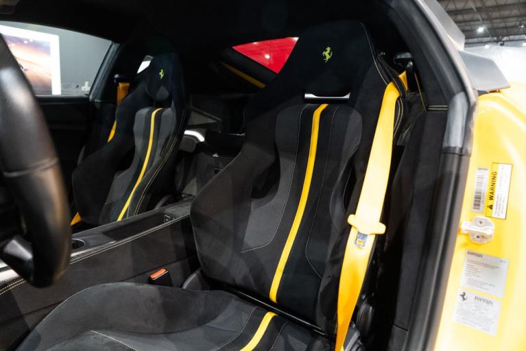 http://www.koenigseggchicago.com/galleria_images/144/144_p4_f.jpg