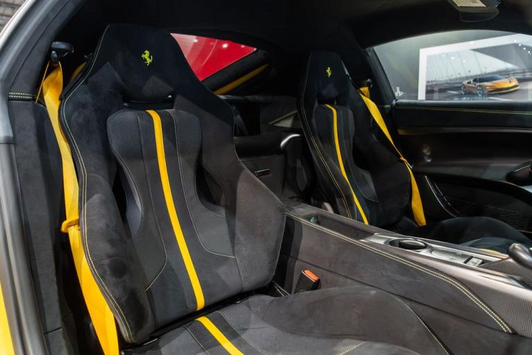 http://www.koenigseggchicago.com/galleria_images/144/144_p50_f.jpg