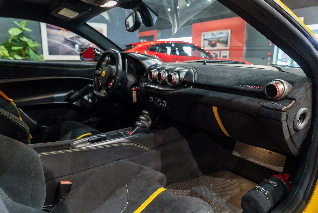 http://www.koenigseggchicago.com/galleria_images/144/144_p51_l.jpg