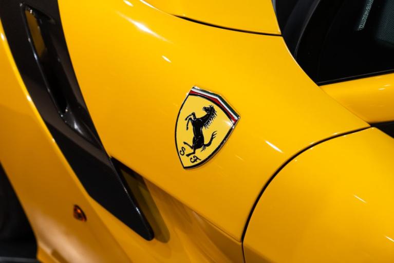 http://www.koenigseggchicago.com/galleria_images/144/144_p54_f.jpg