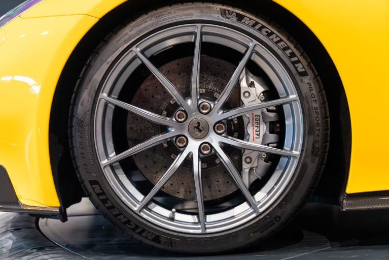 http://www.koenigseggchicago.com/galleria_images/145/145_p11_f.jpg