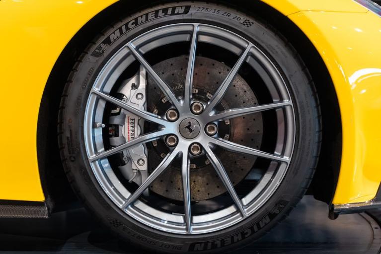 http://www.koenigseggchicago.com/galleria_images/145/145_p14_f.jpg