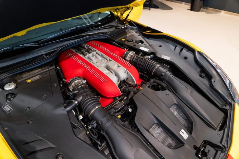 http://www.koenigseggchicago.com/galleria_images/145/145_p18_f.jpg