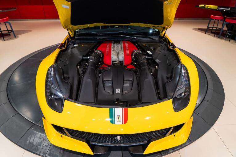 http://www.koenigseggchicago.com/galleria_images/145/145_p19_f.jpg