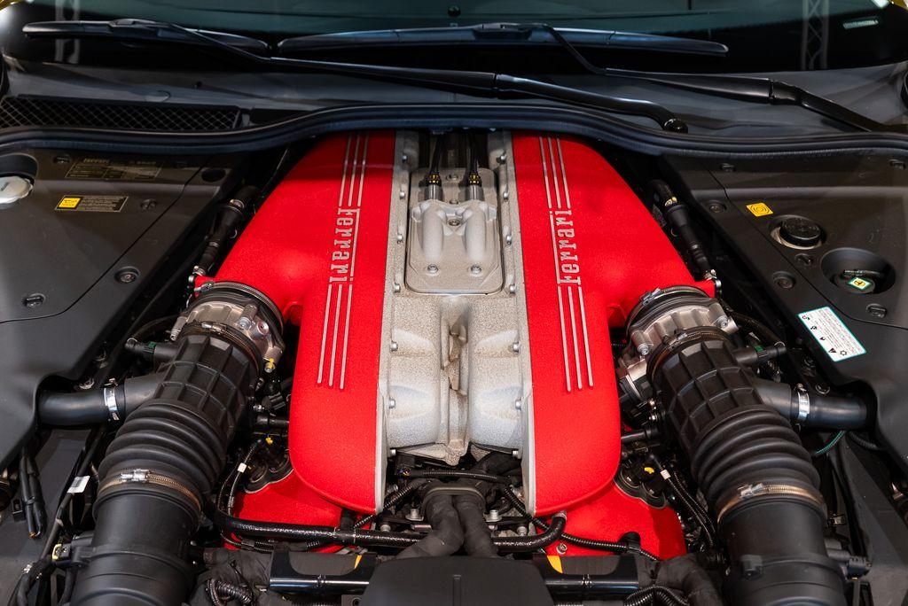 http://www.koenigseggchicago.com/galleria_images/145/145_p20_l.jpg