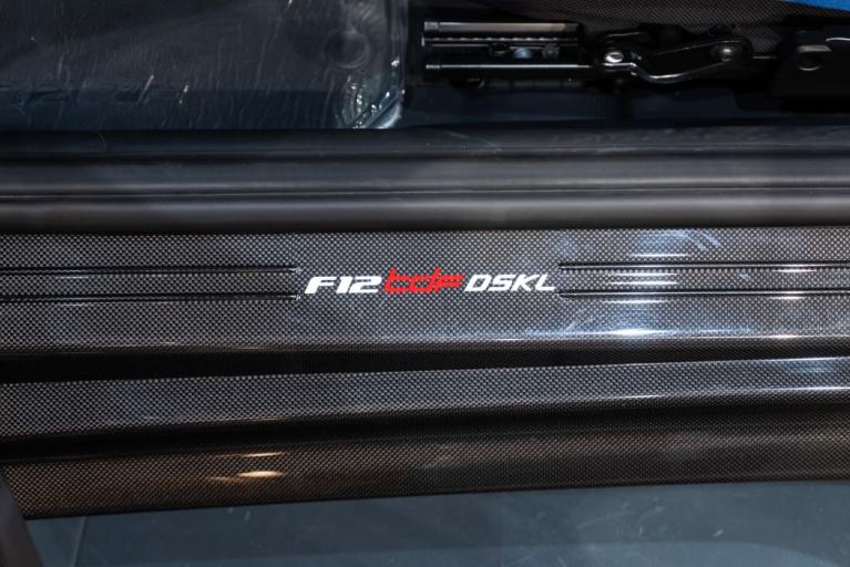 http://www.koenigseggchicago.com/galleria_images/145/145_p35_f.jpg