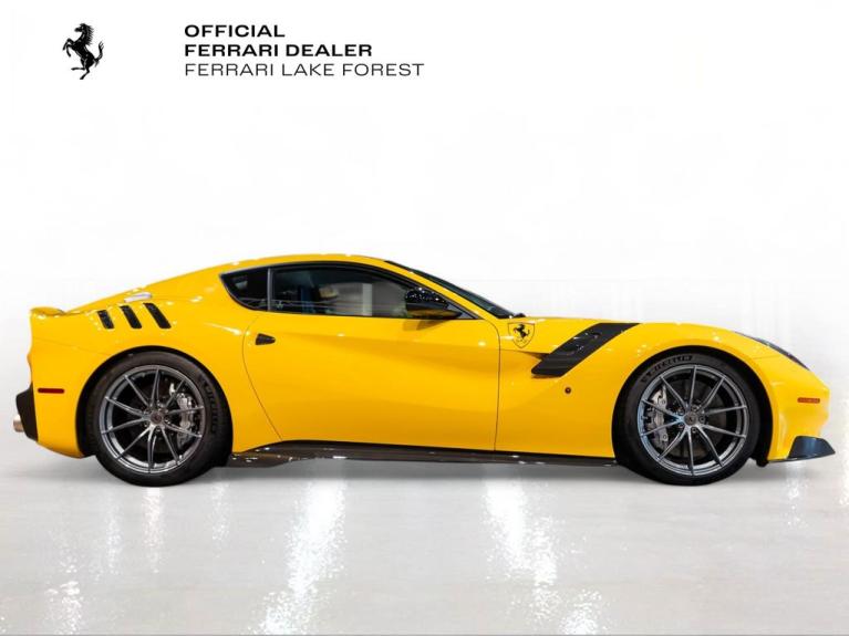 http://www.koenigseggchicago.com/galleria_images/145/145_p4_f.jpg