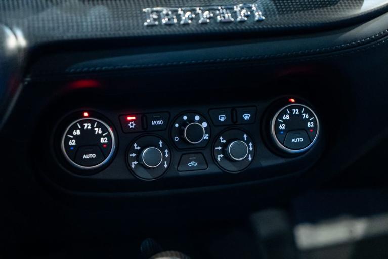 http://www.koenigseggchicago.com/galleria_images/145/145_p50_f.jpg