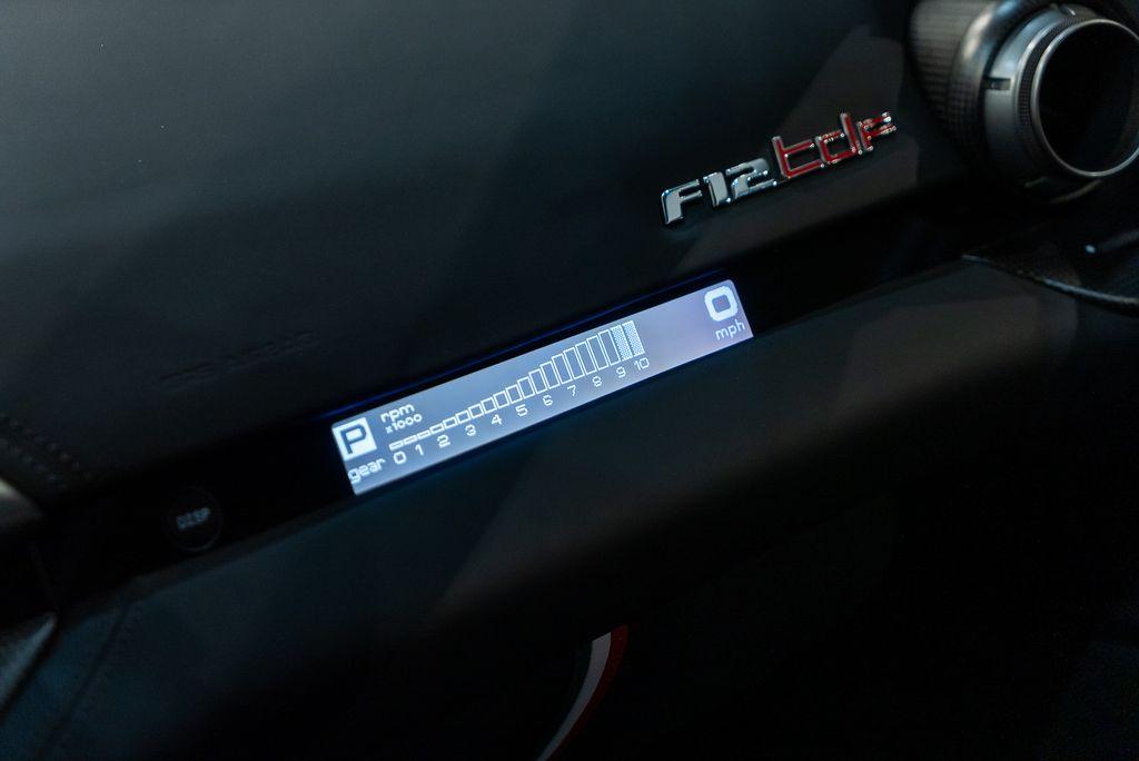 http://www.koenigseggchicago.com/galleria_images/145/145_p53_l.jpg
